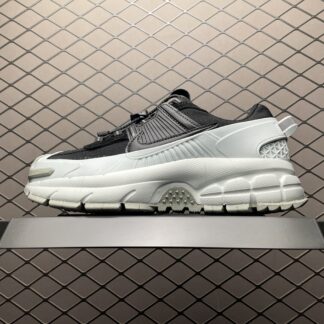 Nike Zoom Vomero 5 Roam Black Light Silver FV2295-001