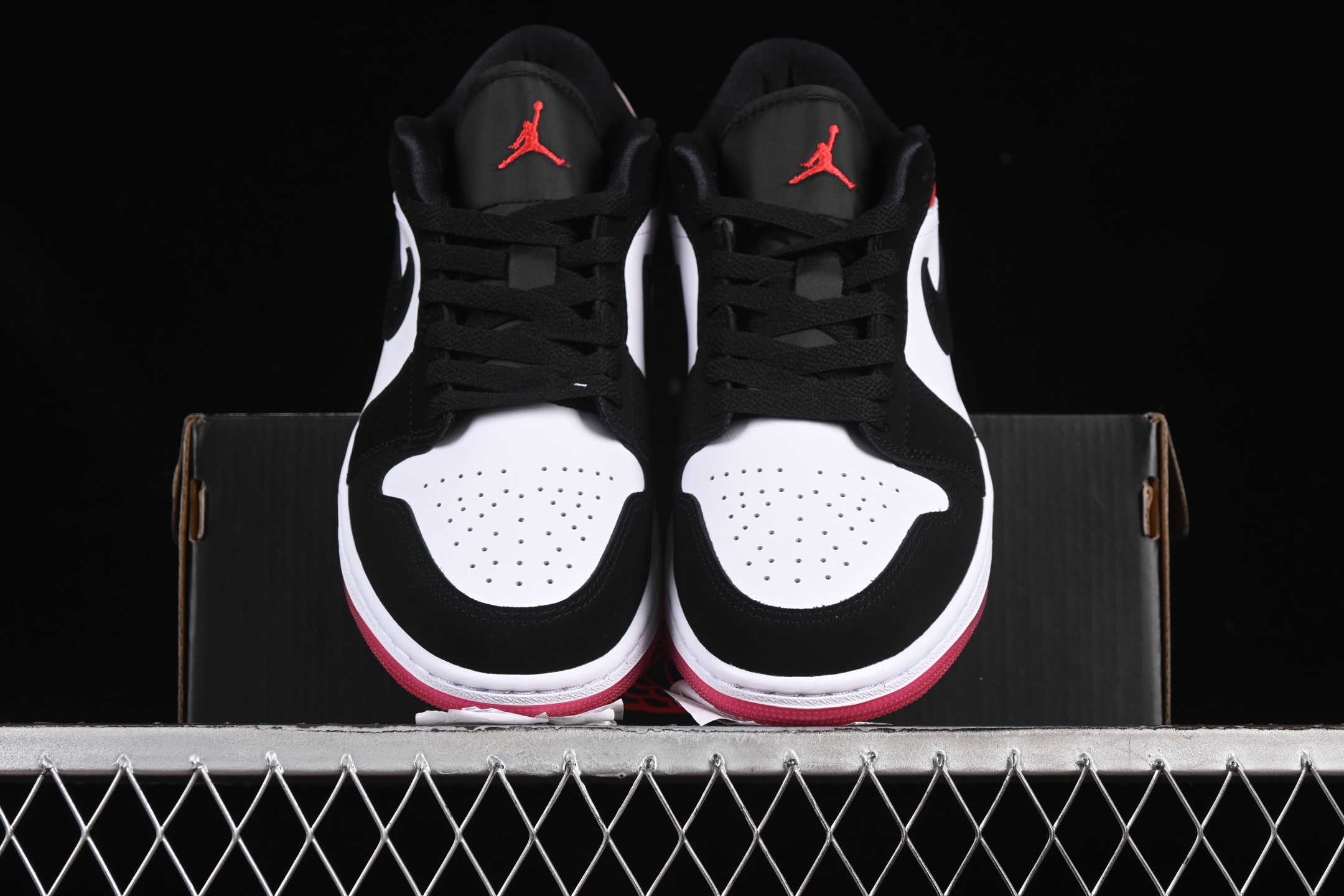 Jordan 1 Low SE Black Toe IB8971-106 – Image 3