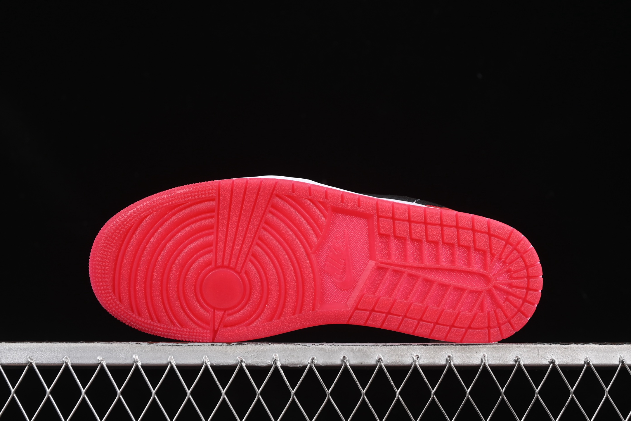 Jordan 1 Low SE Black Toe IB8971-106 – Image 5