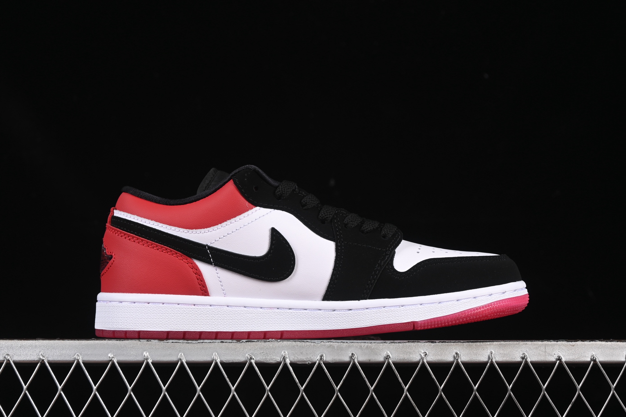 Jordan 1 Low SE Black Toe IB8971-106 – Image 7