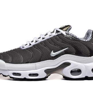 Nike Air Max Plus Year of the Snake IB7679-200